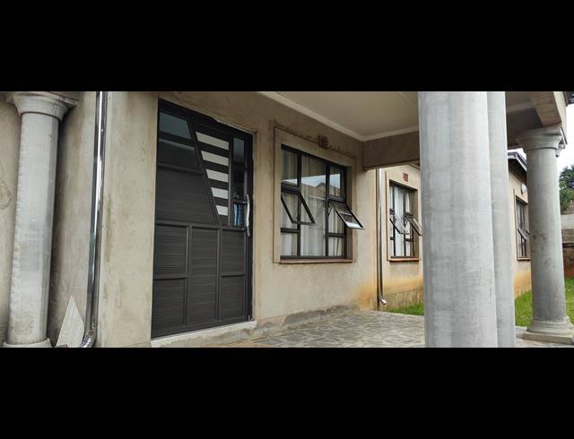 4 BEDROOM FREEHOLD FOR SALE IN BHEKUZULU